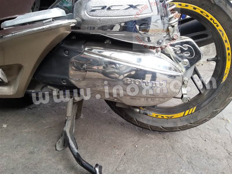 Phụ tùng inox xe PCX 2014-Ốp lốc máy nhỏ inox